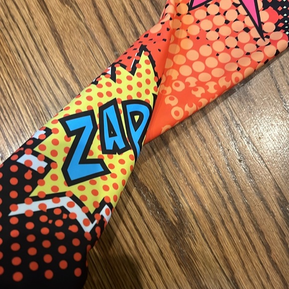 Girls satin bomber jacket and pop art leggings size 8. Great 90s costume! - Picture 8 of 9